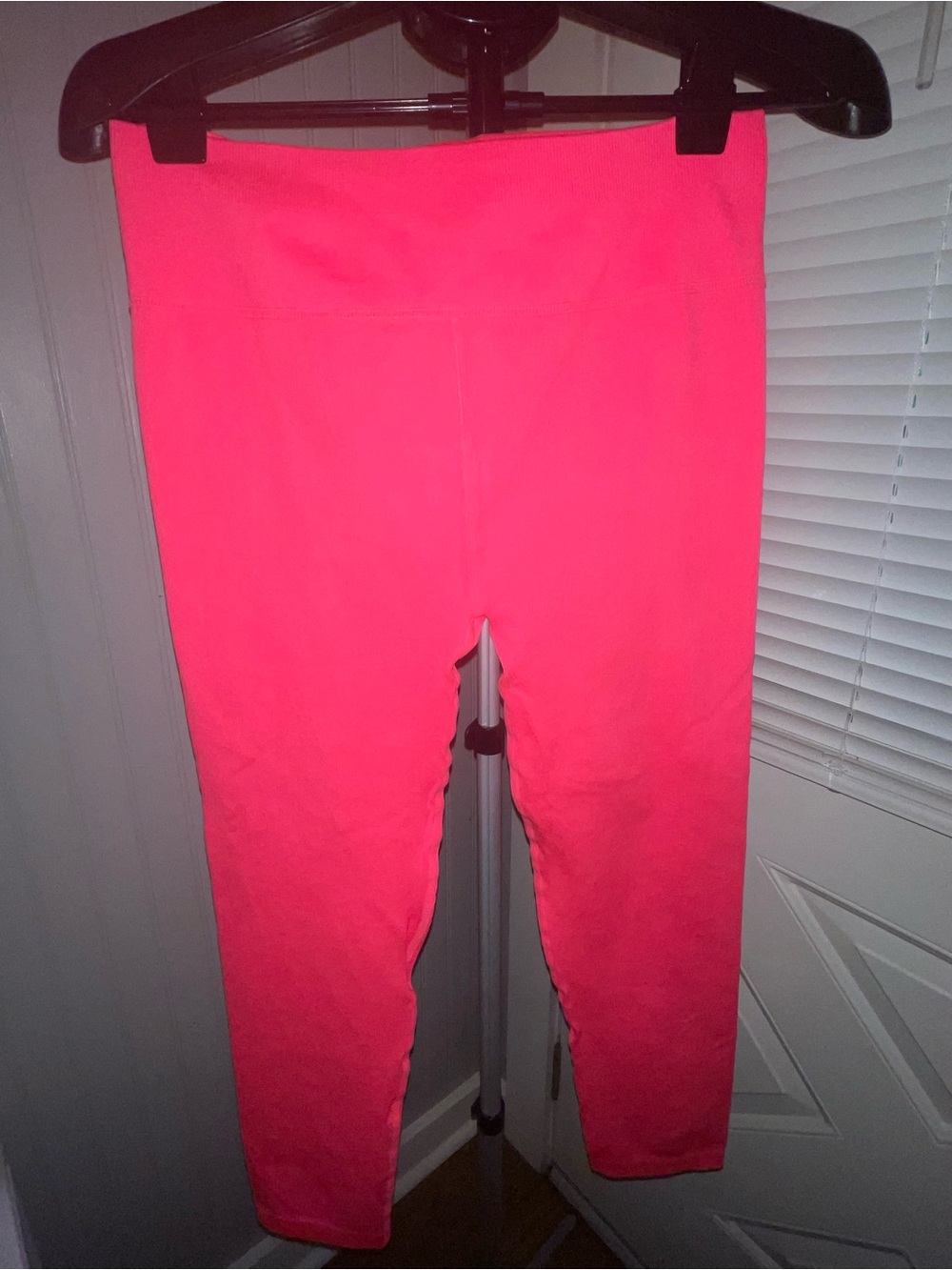 Calvin Klein Women’s Neon Pink Active Performance Leggings